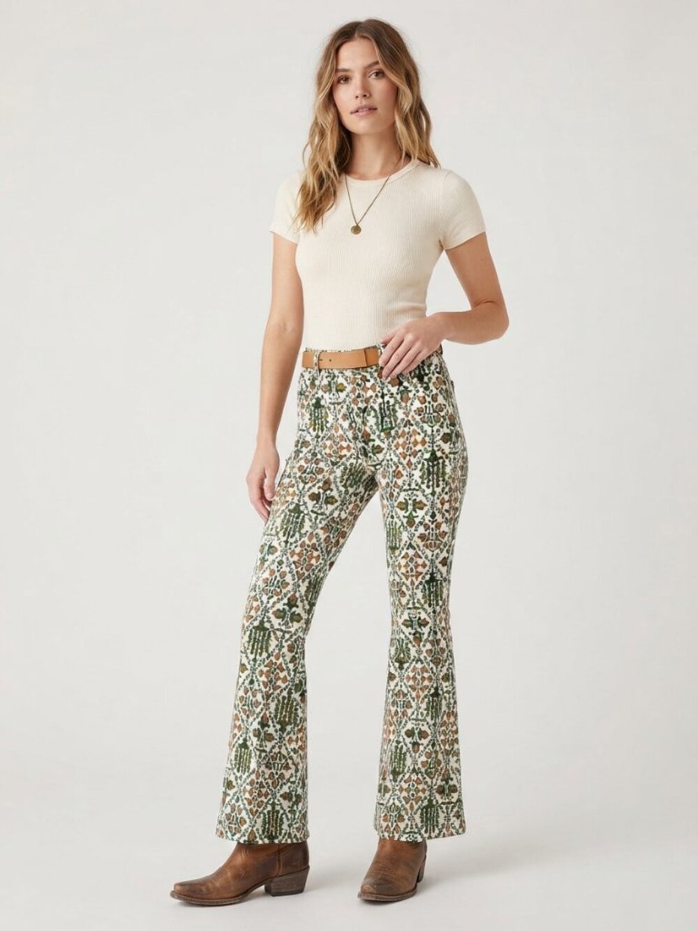 Wrangler High Rise Fierce Flare Jeans Vintage Garden Print Size 8 NWT
